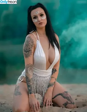 Mieetzcheen nude photo #0009