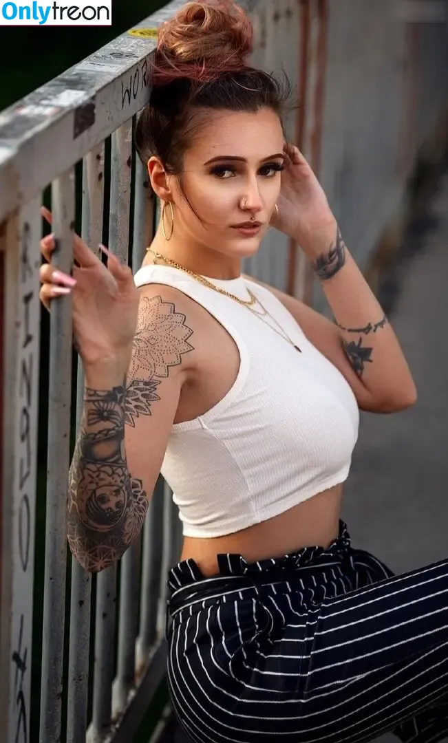 Mieetzcheen nude photo #0028 (Mieetzcheen)