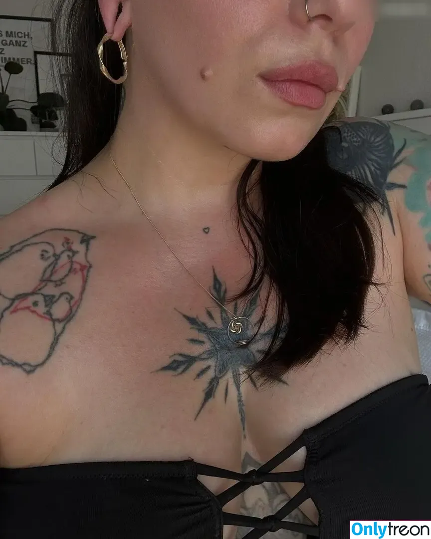 Miezekatz Caro nude photo #0013 (miezekatz______)