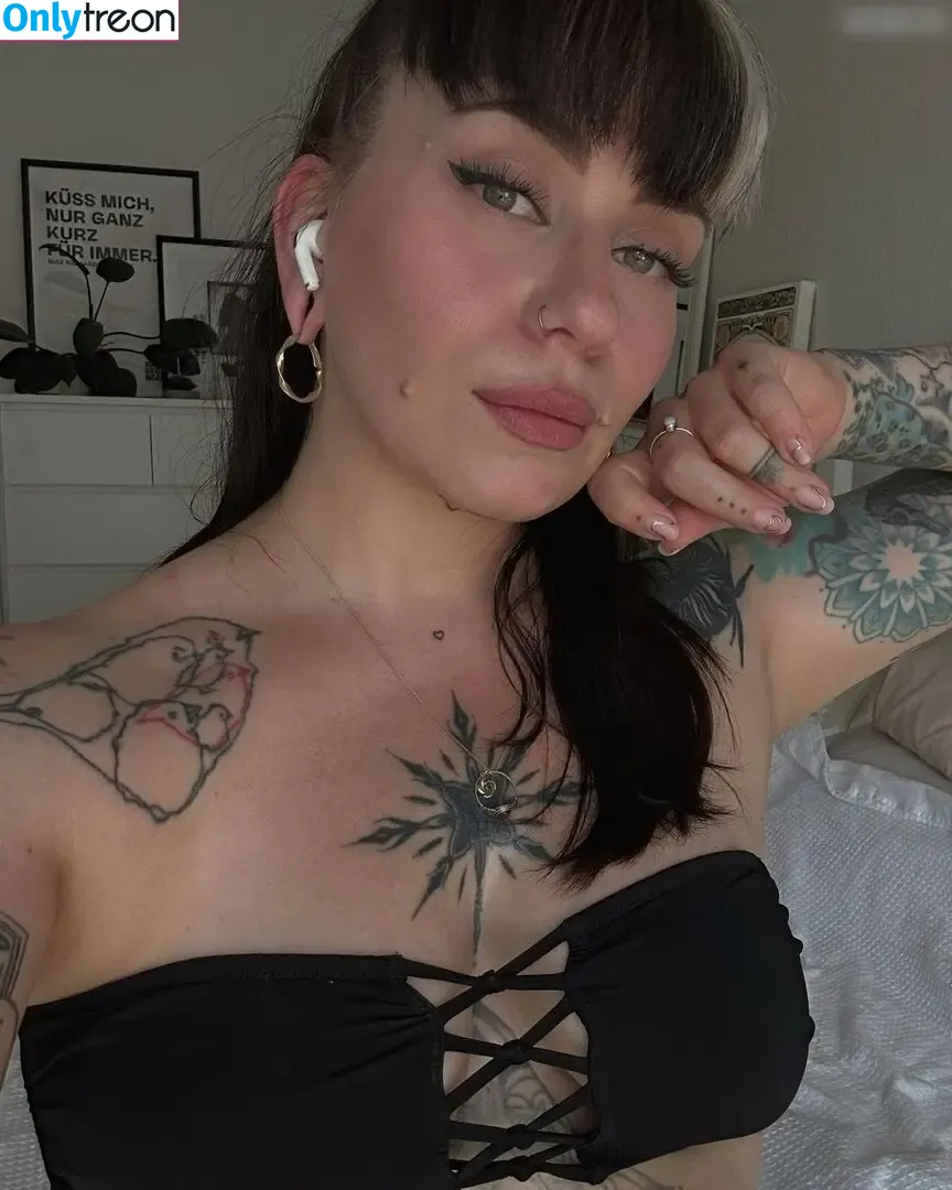 Miezekatz Caro nude photo #0015 (miezekatz______)