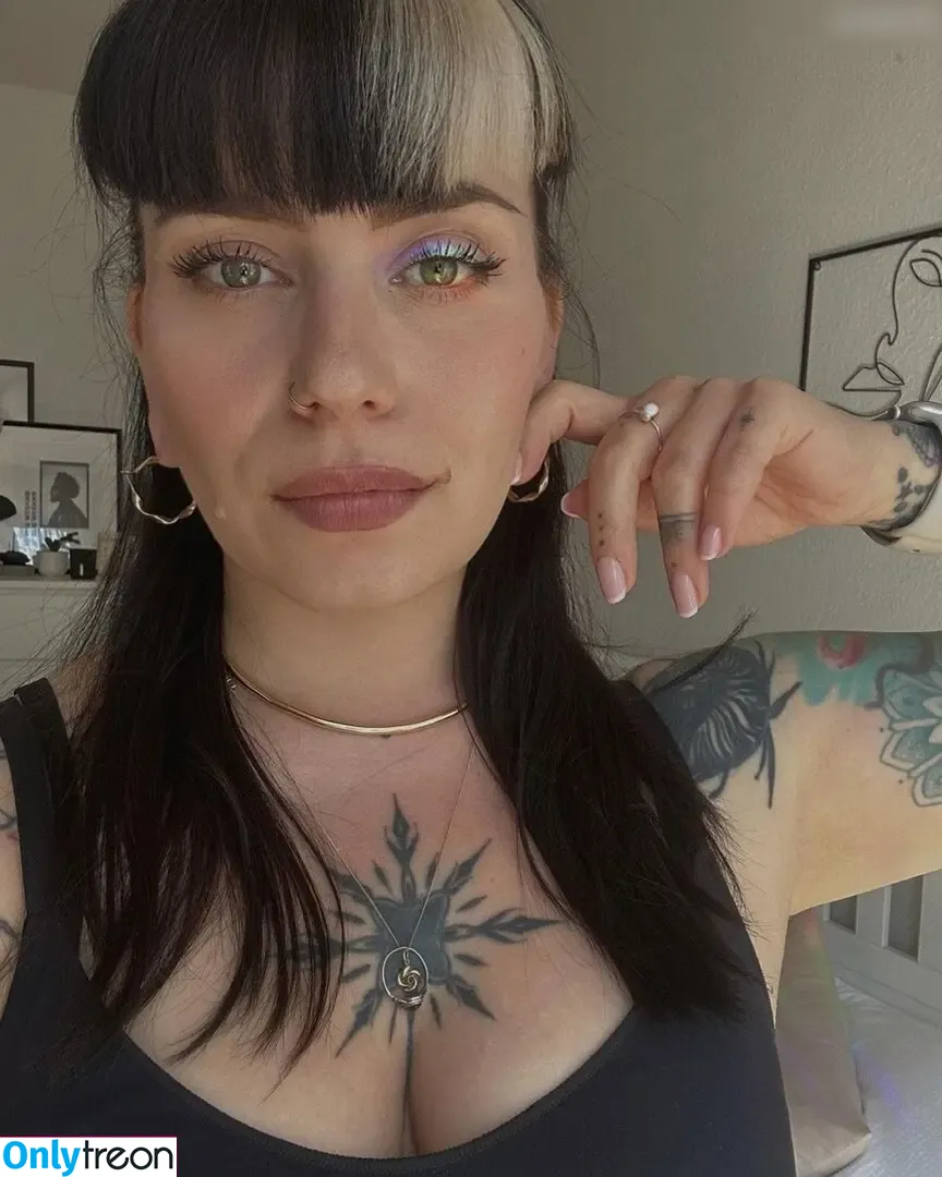 Miezekatz Caro голая photo #0017 (miezekatz______)