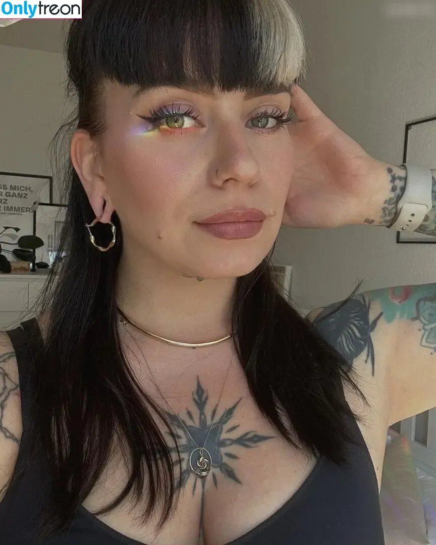 Miezekatz Caro nude photo #0018 (miezekatz______)