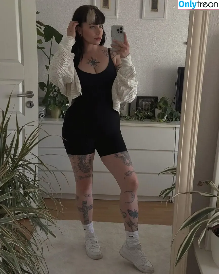 Miezekatz Caro nude photo #0020 (miezekatz______)