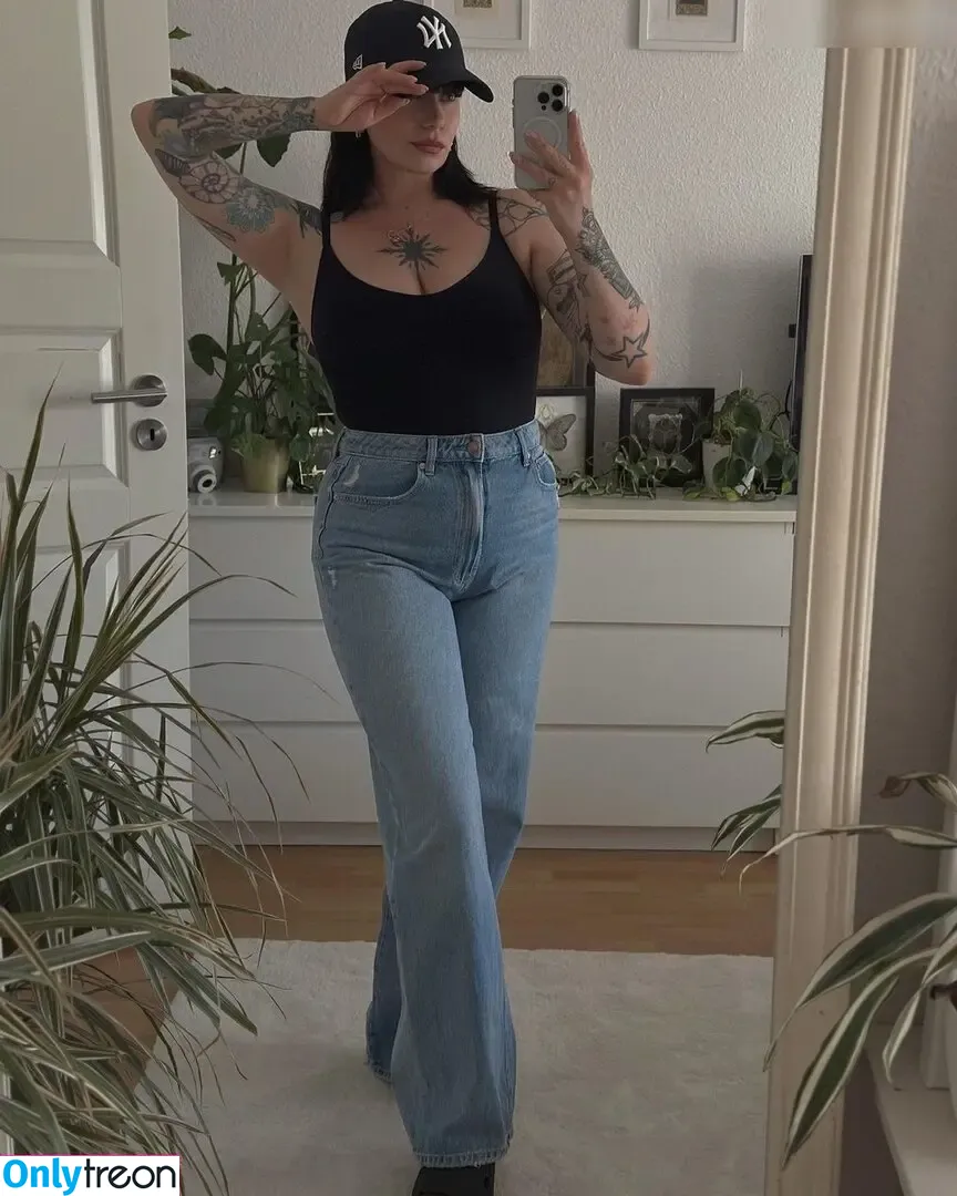Miezekatz Caro nude photo #0023 (miezekatz______)