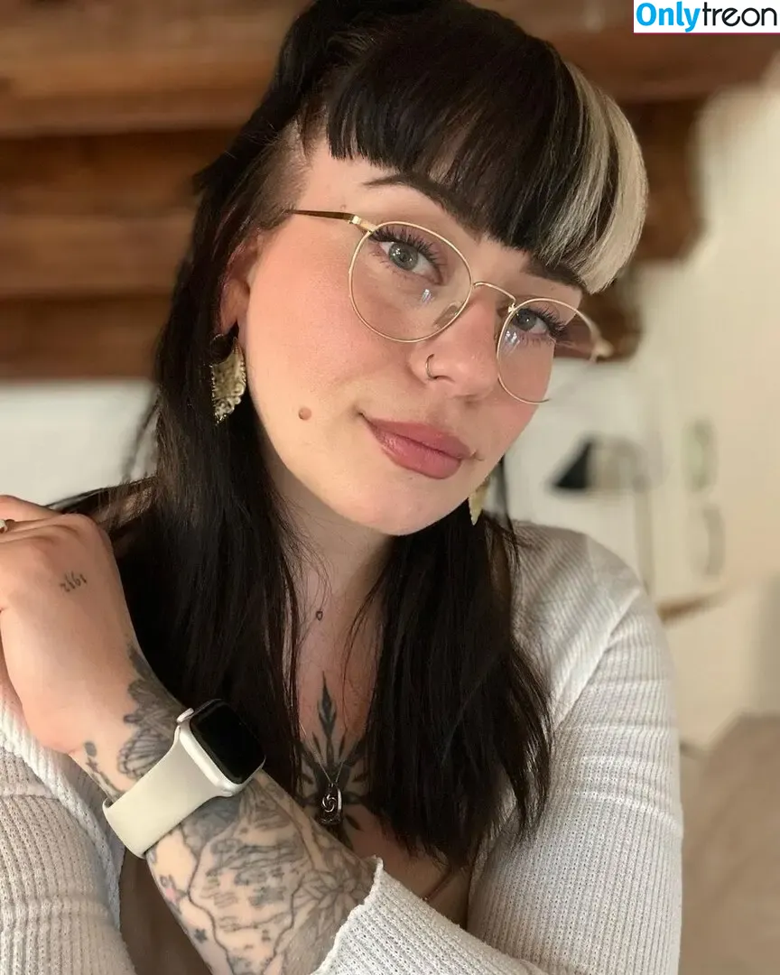 Miezekatz Caro nude photo #0032 (miezekatz______)