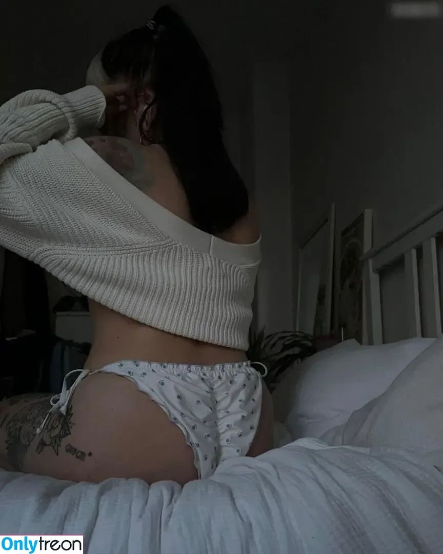 Miezekatz Caro nude photo #0041 (miezekatz______)