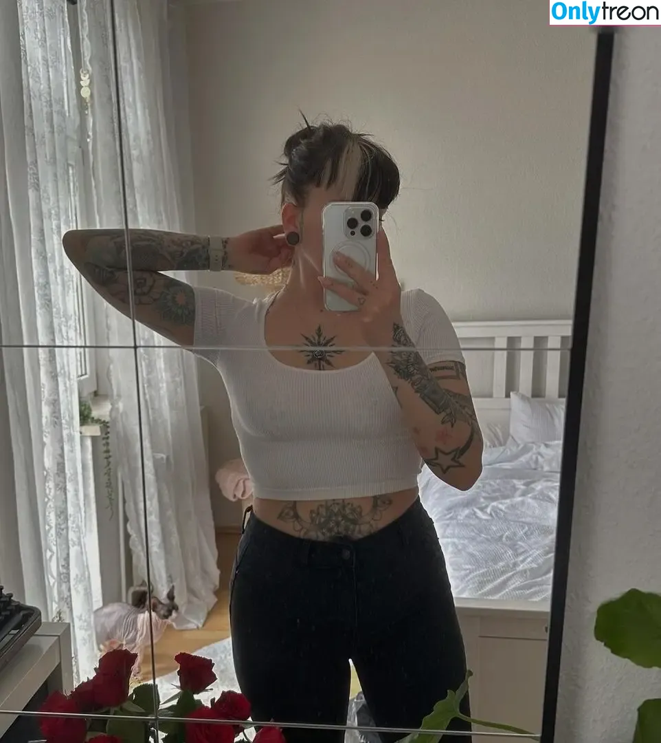 Miezekatz Caro nude photo #0046 (miezekatz______)