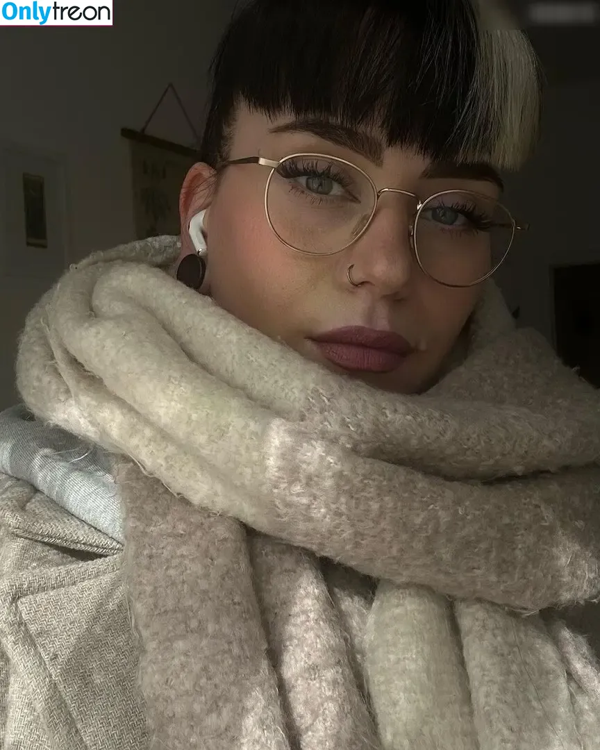 Miezekatz Caro nude photo #0048 (miezekatz______)