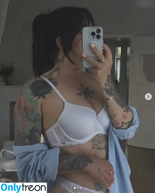 Miezekatz Caro nude photo #0101 (miezekatz______)