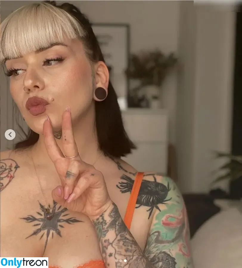 Miezekatz Caro nude photo #0131 (miezekatz______)
