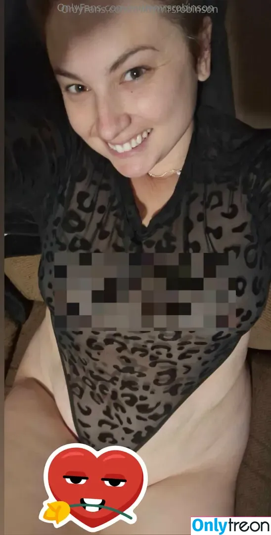 miflymrsrobinson nude photo #0010 (miflymrsrobinson)