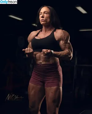 Mighty_shehulk / Michelle IFBB PRO / MightyShehulk / mighty_shehulk_ifbbpro фото голая #0026