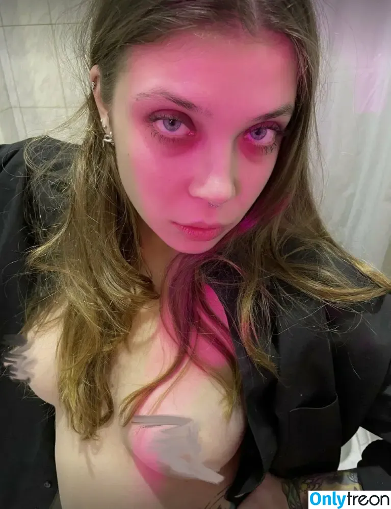 Mihanika nude photo #0014 (m1han1ka69)