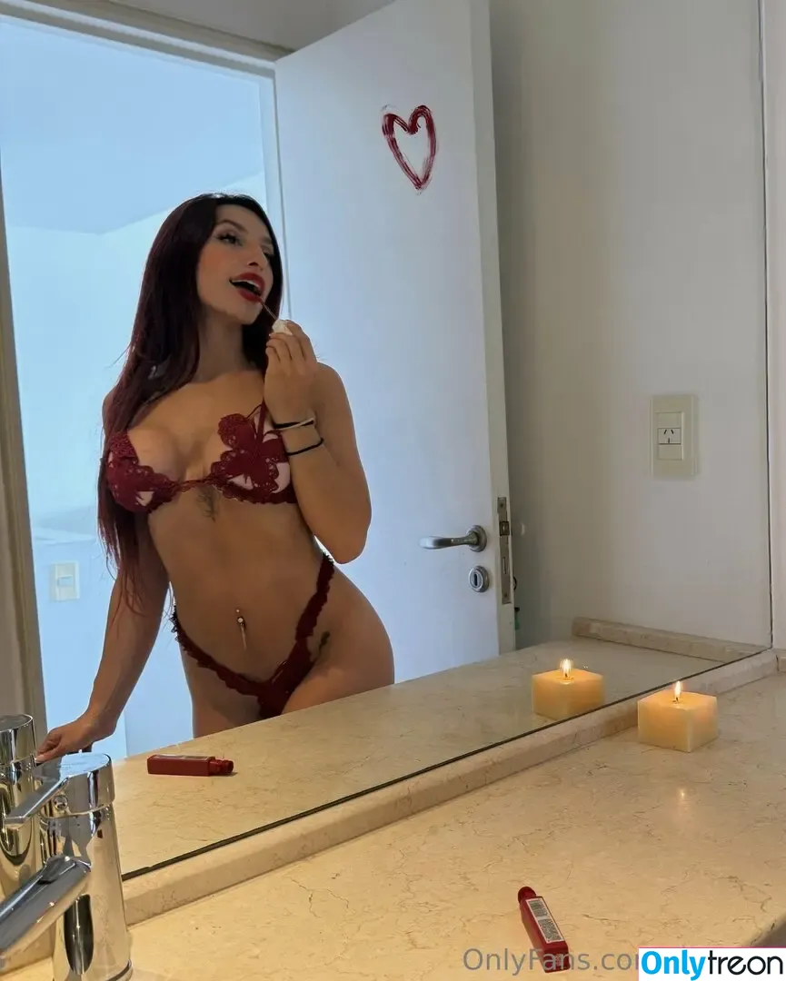 miiki.xx nude photo #0026 (mikiistar_xo)