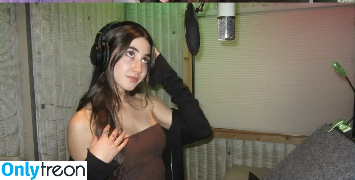 Mikaela Astel голая photo #0036 (mikaelaastel)