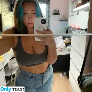 Mikaela B / mikaela23 / mikaelabeando nude photo #0001