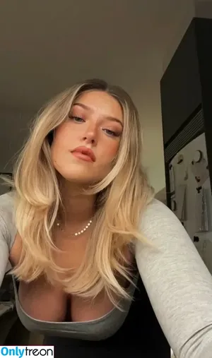 Mikaelamariia / sheismichaela nude photo #0002