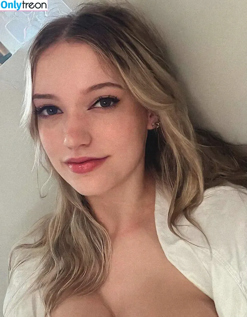 Mikah Lynn nude photo #0021 (crybabymak / m1k44h / mikahhlynn / mikahlyynn / myekuh)