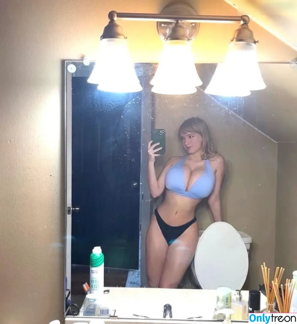 Mikahhlynn nude photo #0300 (Mikah / Myekuh / mikahlyynn)