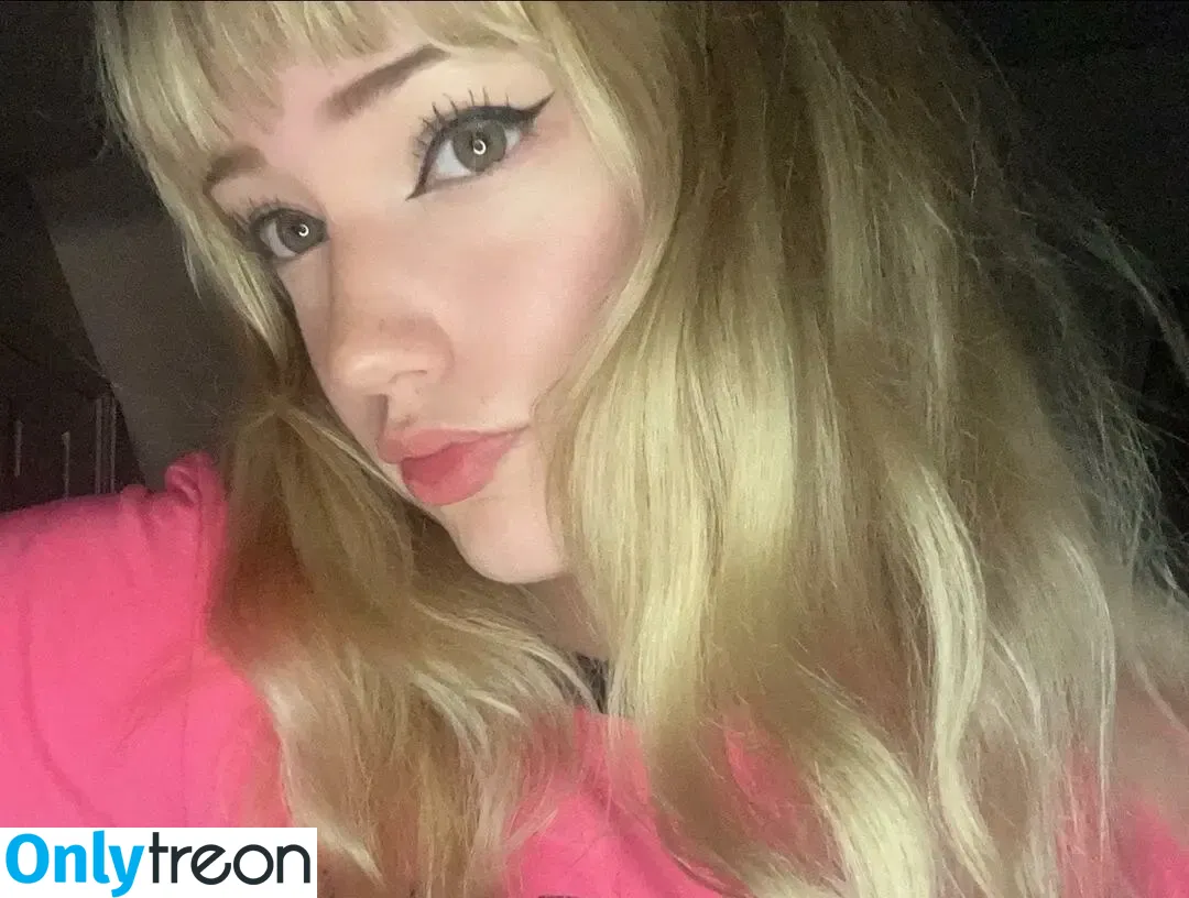 Mikahhlynn голая photo #0315 (Mikah / Myekuh / mikahlyynn)