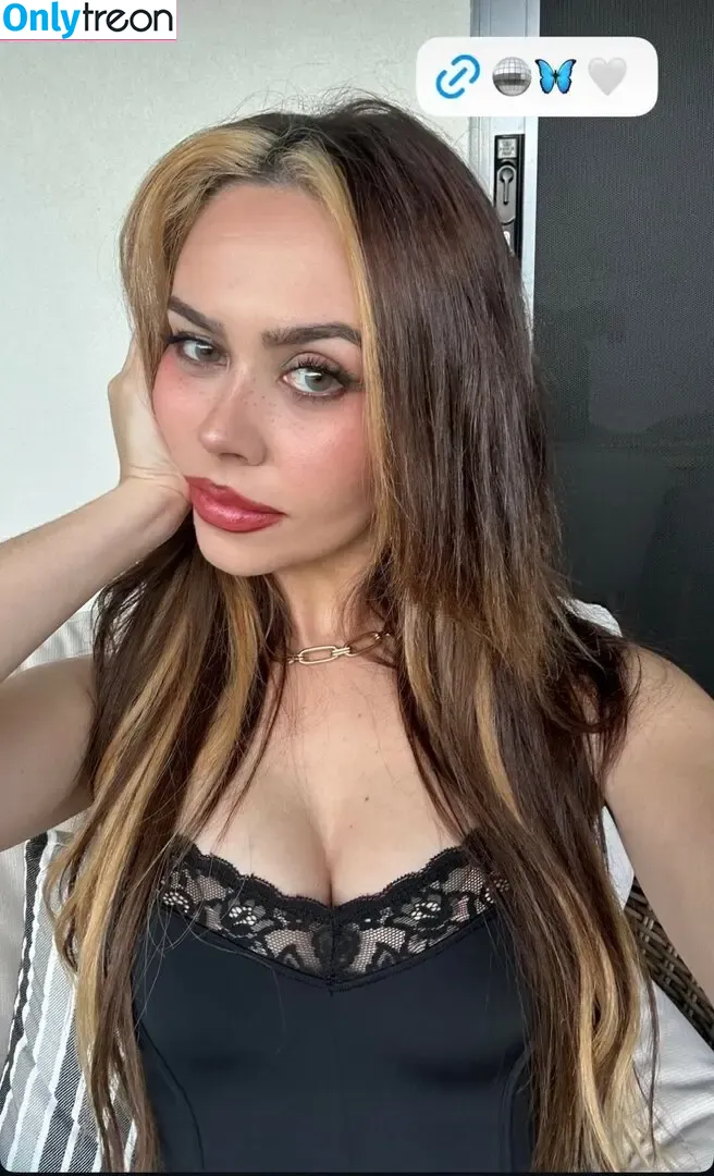 Mikaila Delgado nude photo #0142 (diandradelgado / mikailadelgado)