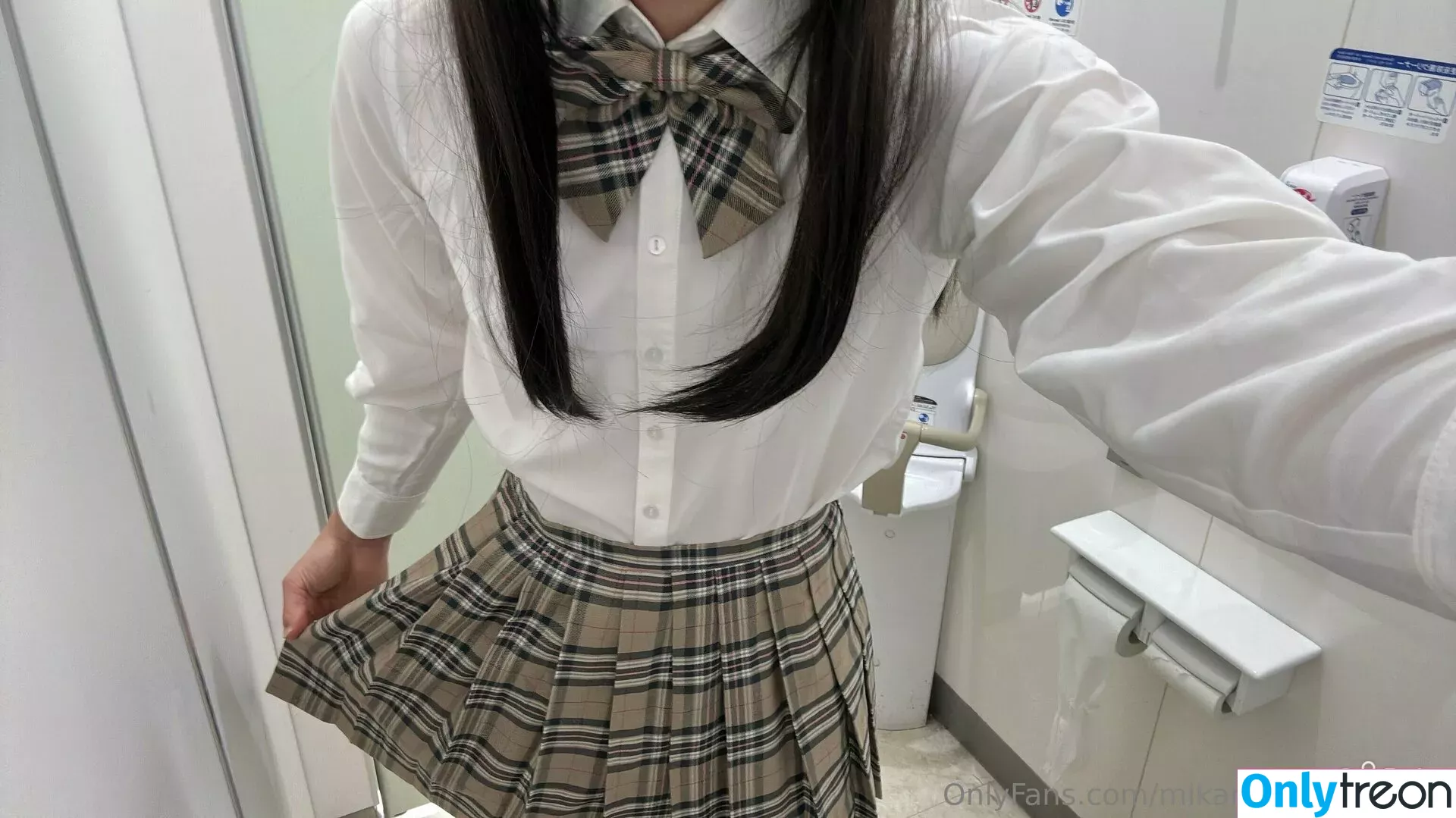 mikan_crossdresser nude photo #0011 (freakingrican45 / mkn_xdresser)