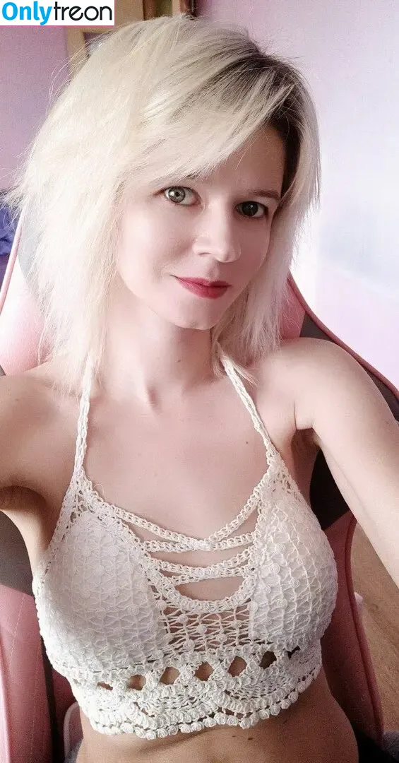 mikanyaky голая photo #0048 (mikanyaky)
