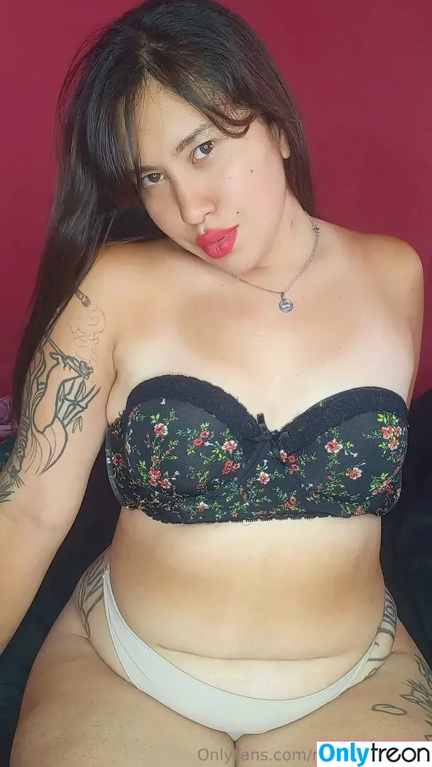 mikicurvymom nude photo #0027 (mikulmom)