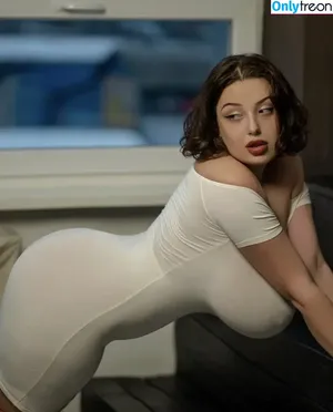 Milada Moore / milada.moore / milada_moore / miladamoore фото голая #0337