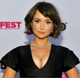 Milana Vayntrub / AT&T Girl / mintmilana nude photo #0117