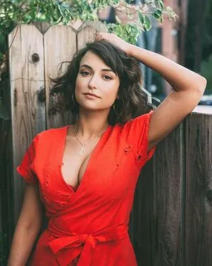 Milana Vayntrub / AT&T Girl / mintmilana nude photo #0172