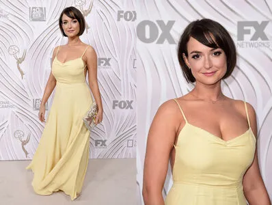 Milana Vayntrub / AT&T Girl / mintmilana nude photo #0305