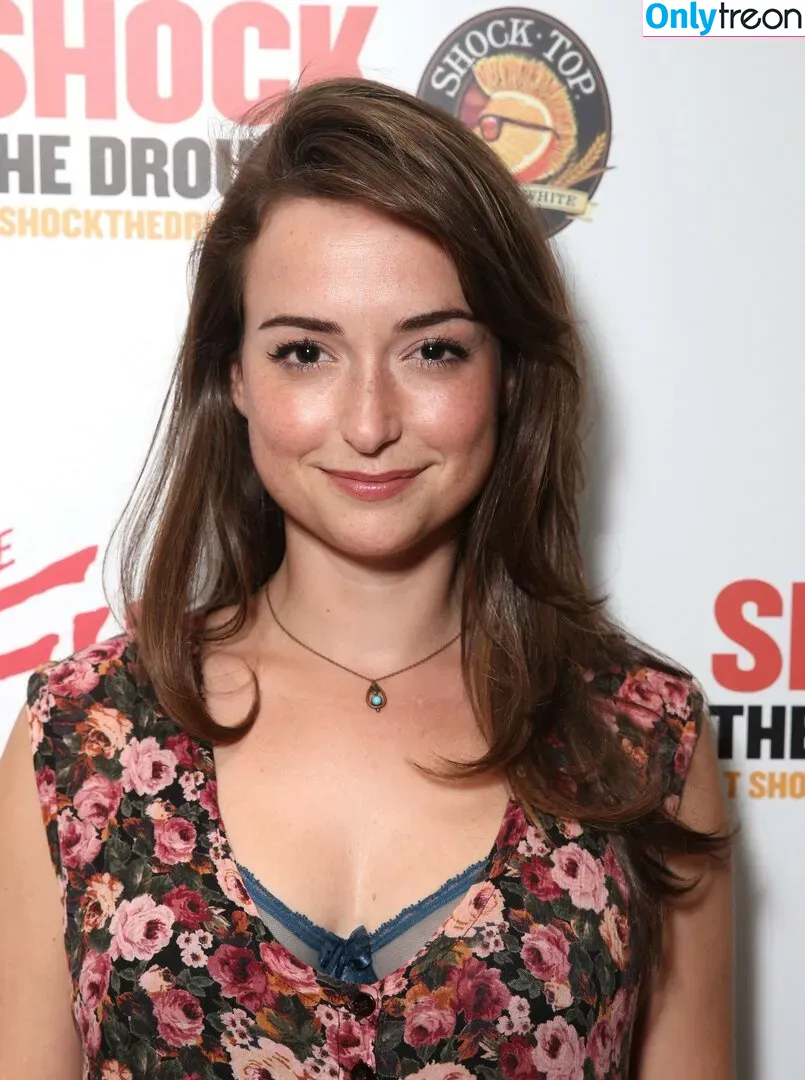 Milana Vayntrub голая photo #0169 (AT&T Girl / mintmilana)