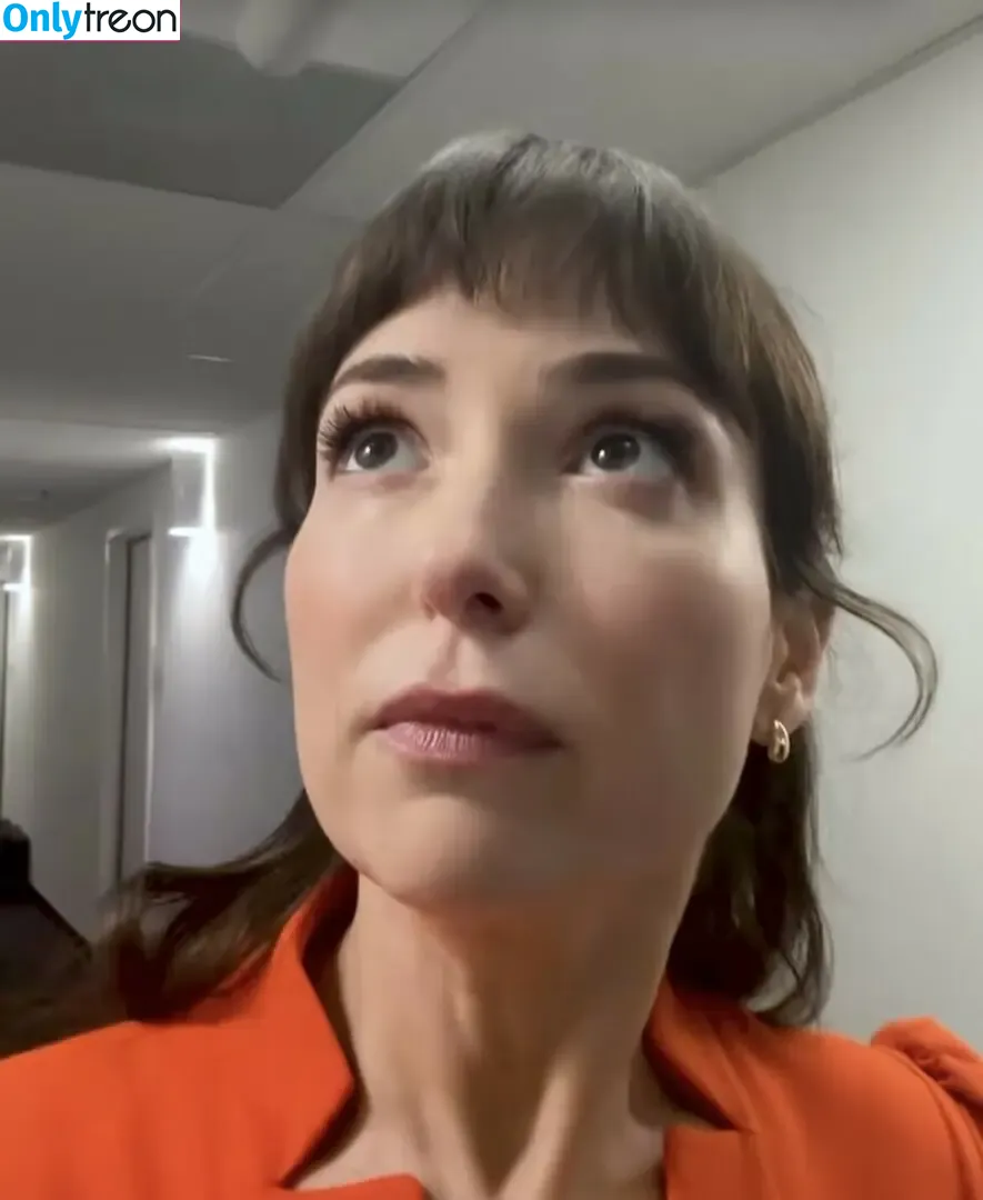Milana Vayntrub nude photo #0778 (AT&T Girl / mintmilana)
