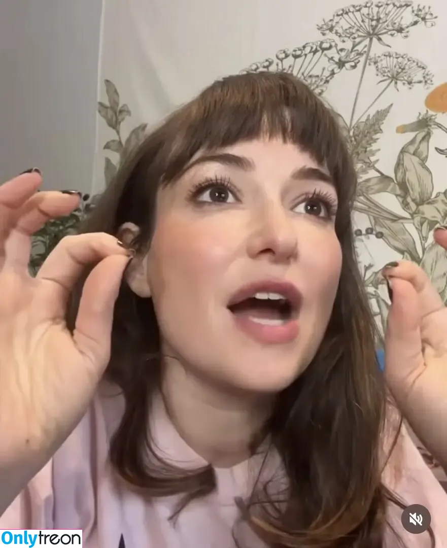 Milana Vayntrub nude photo #0779 (AT&T Girl / mintmilana)