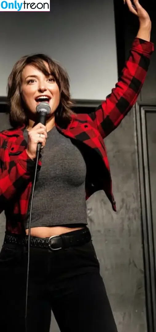 Milana Vayntrub голая photo #0802 (AT&T Girl / mintmilana)