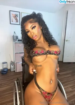 milandior3 / parisvalentinee nude photo #0203