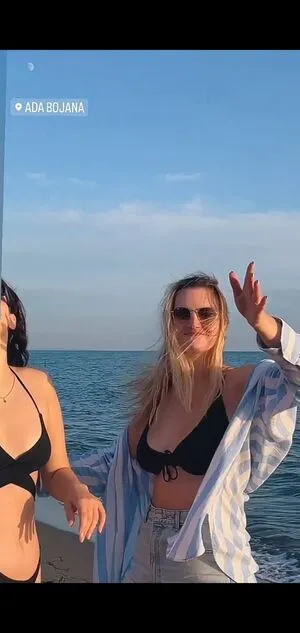 Milena And Lola / LM Reactions / LMreaction / milena.lola фото голая #0029