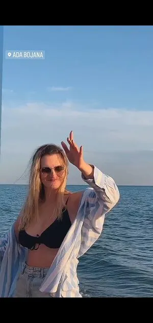 Milena And Lola / LM Reactions / LMreaction / milena.lola фото голая #0030