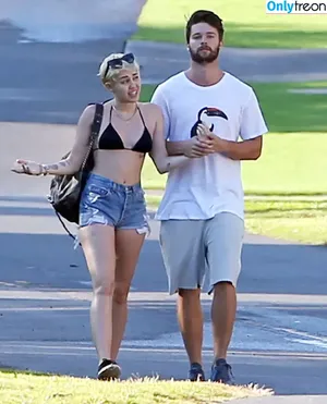 Miley Cyrus / MileyCyrus nude photo #4517