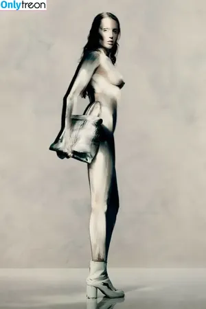 Miley Cyrus / MileyCyrus nude photo #5683