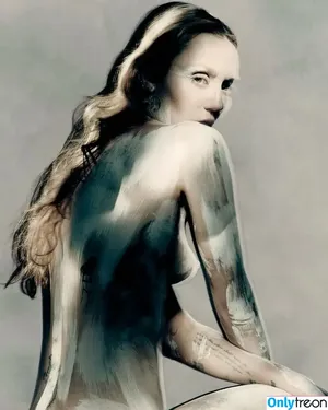 Miley Cyrus / MileyCyrus nude photo #5686