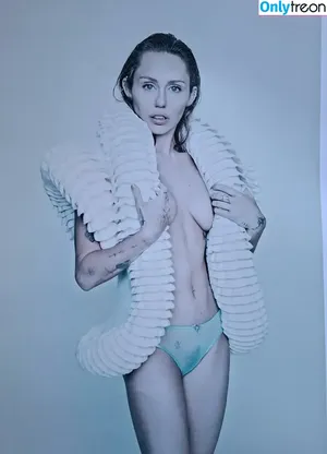 Miley Cyrus / MileyCyrus nude photo #5710