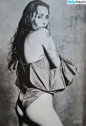 Miley Cyrus / MileyCyrus nude photo #5716