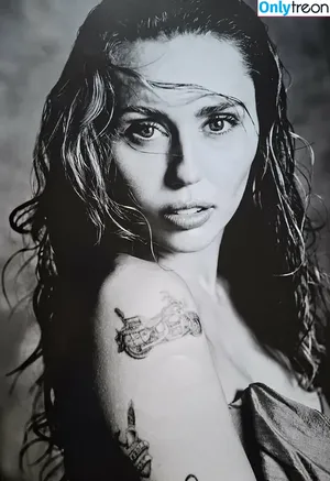 Miley Cyrus / MileyCyrus nude photo #5717