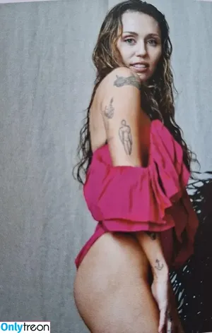 Miley Cyrus / MileyCyrus nude photo #5734