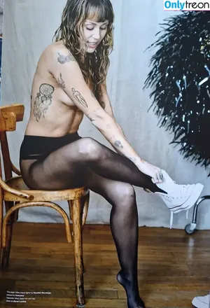 Miley Cyrus / MileyCyrus nude photo #5737