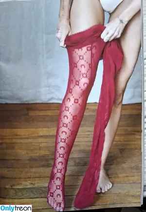 Miley Cyrus / MileyCyrus nude photo #5740