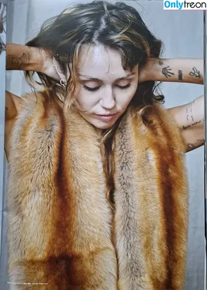 Miley Cyrus / MileyCyrus nude photo #5745