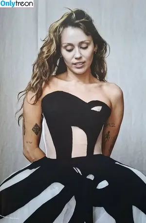 Miley Cyrus / MileyCyrus nude photo #5753